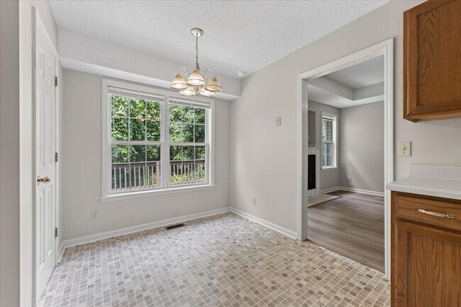 Building Photo - Three Bedroom in Sango!