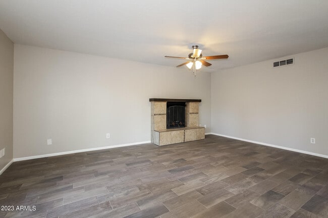 Building Photo - 5322 W Riviera Dr
