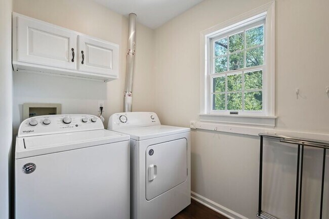 Building Photo - 1439 Route 9P B