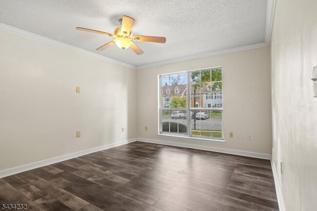 Building Photo - 24 Amberly Ct