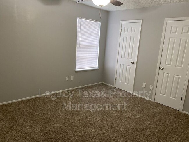 Building Photo - 1407 Courtney Pl