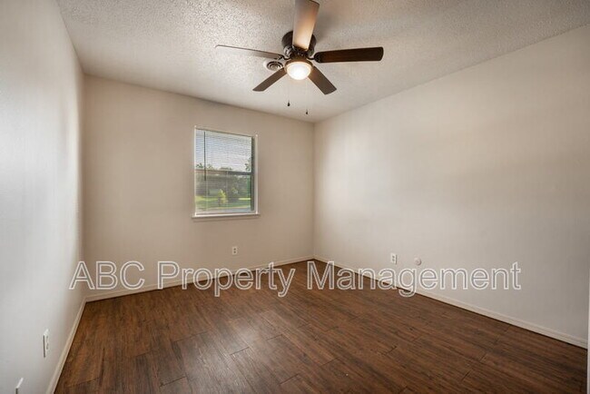 Building Photo - 1603 Juniper Cir