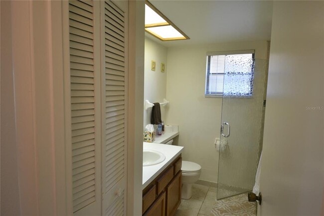 Building Photo - 336 Woodlake Wynde