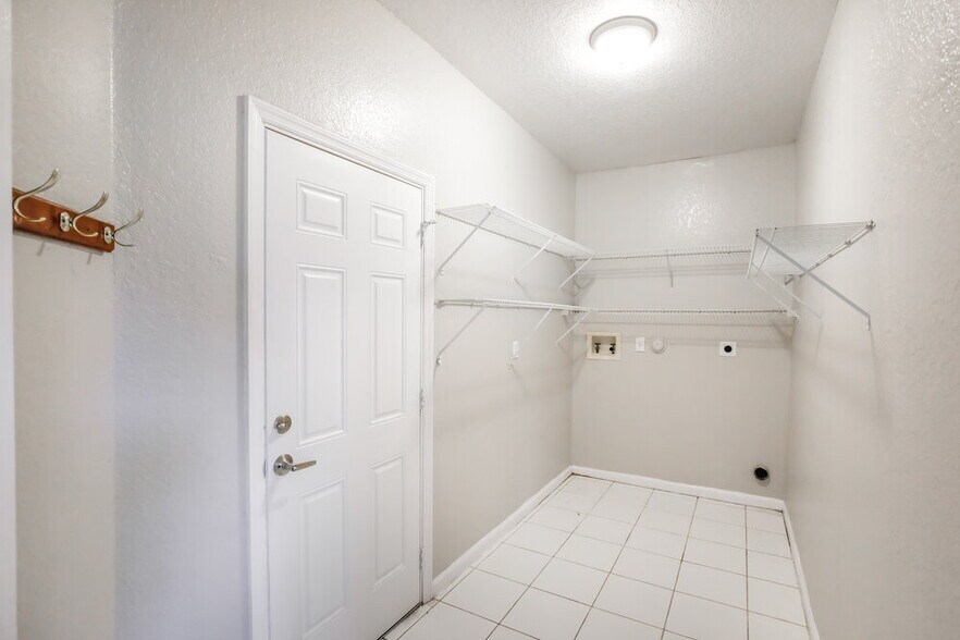 Building Photo - 1117 NW 97th Dr