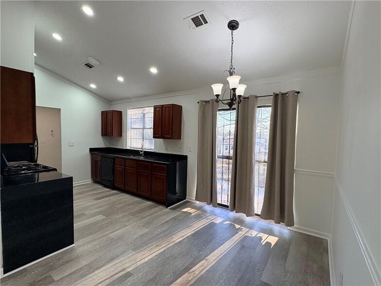 Building Photo - 3929 Flakes Mill Rd