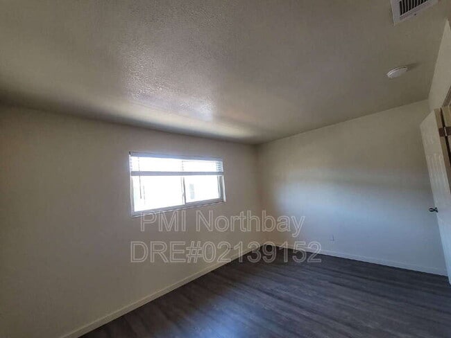Building Photo - 1206 Dana Dr