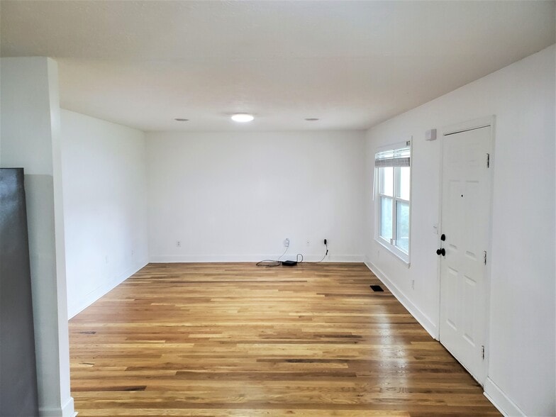 Building Photo - 1025 Wade Ave