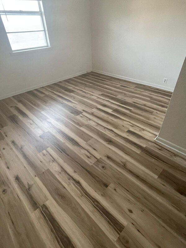 Building Photo - 414 E Avenue A