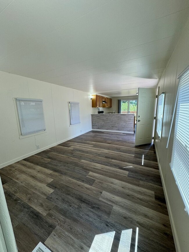 Building Photo - 2 Bedroom 1 Bathroom for rent 675 Square feet