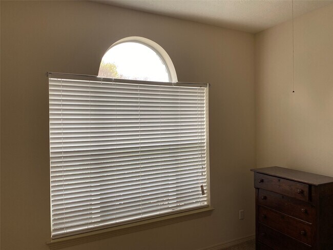 Building Photo - 10723 Norchester Village Dr