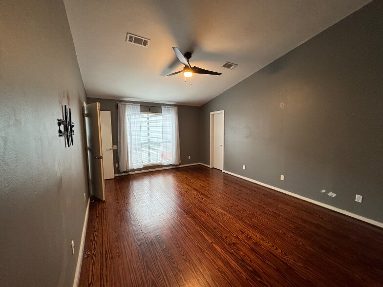 Building Photo - 6965 Ardmore St