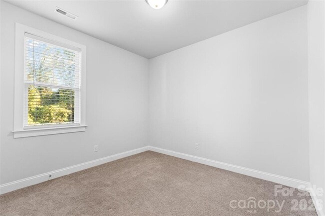 Building Photo - 712 Rodey Ave
