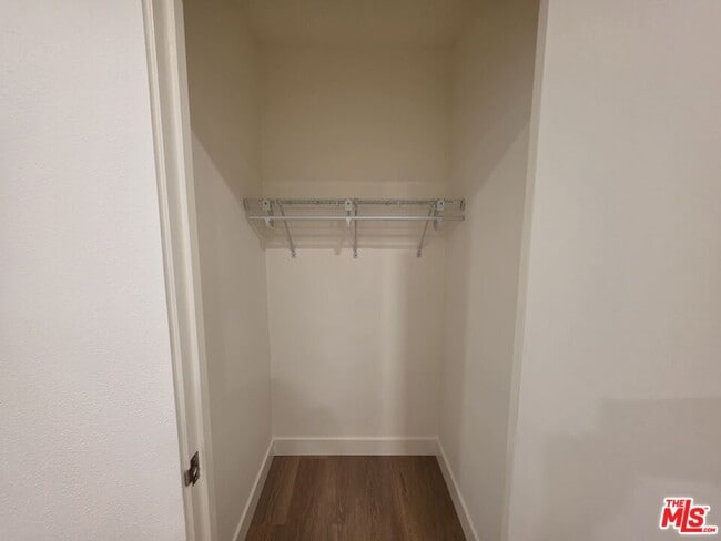 Building Photo - 1421 Greenfield Ave