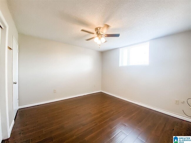 Building Photo - 2990 Rhodes Cir S