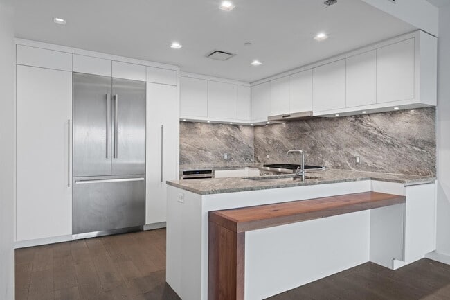 Building Photo - 320 ADOLPHUS Ave