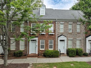Building Photo - 15449 Goodwood St