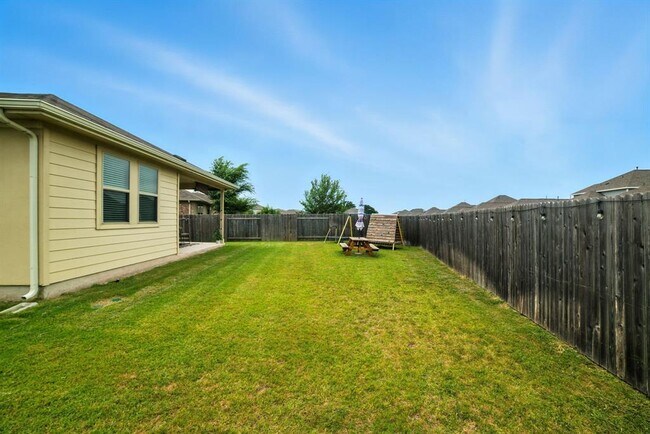 Building Photo - 324 Mountain Valley St