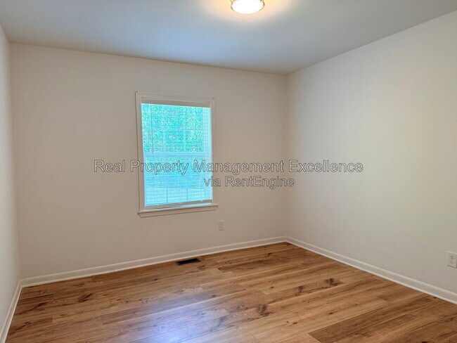 Building Photo - 108 Hassell Ct