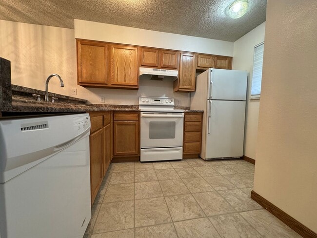 Building Photo - Great Studio Condo