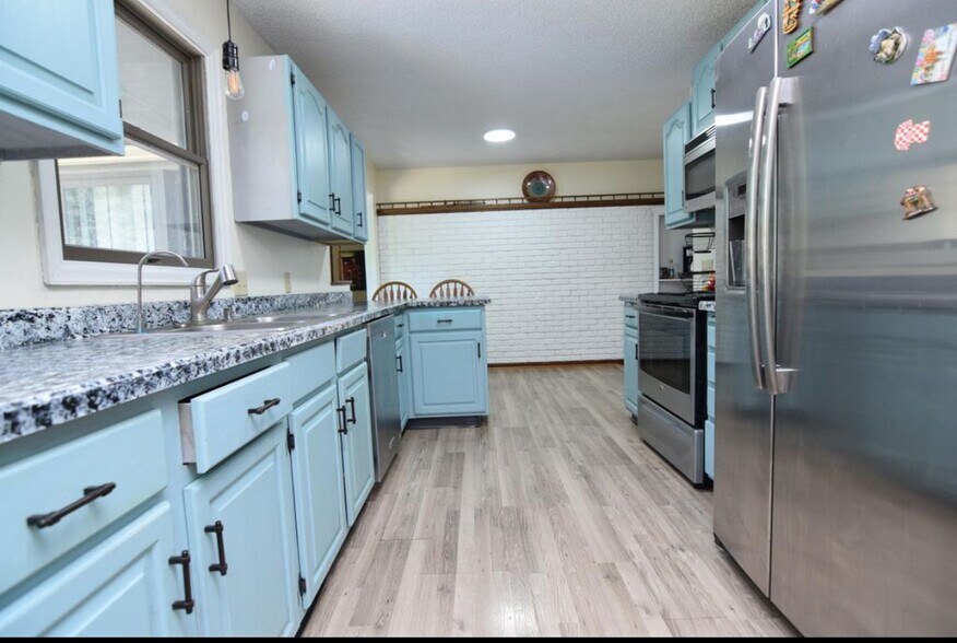 Building Photo - 2520 Allen Dr