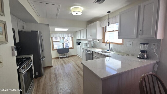 Building Photo - 276 1st Ave
