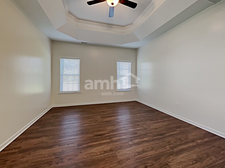 Building Photo - 1140 Boxelder Ln