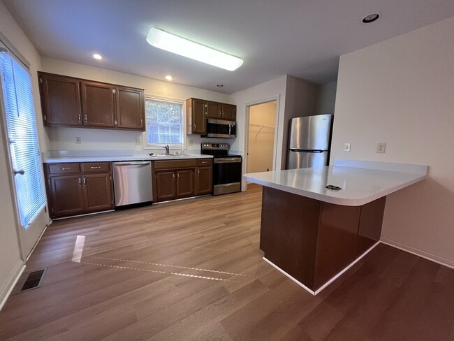 Building Photo - 4024 Palmetto Dr