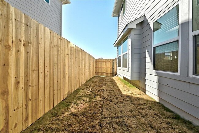 Building Photo - 9701 Grapevine Leaf Dr