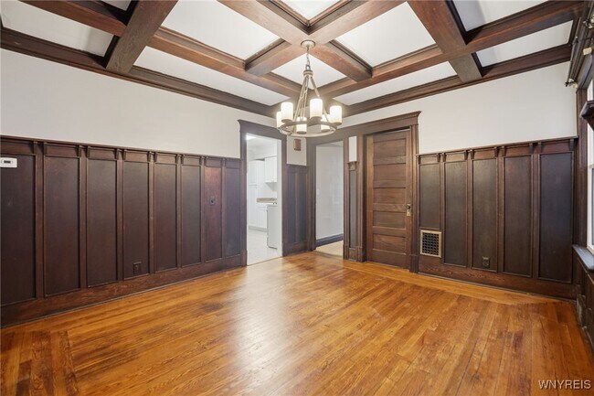 Building Photo - 830 Potomac Ave