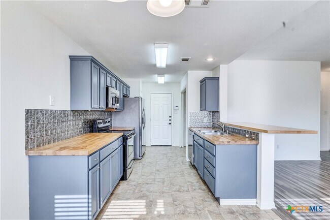 Building Photo - 1103 Madison