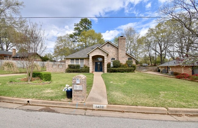 Building Photo - Stunning Home in the Heart of Tyler! 3bd 2...