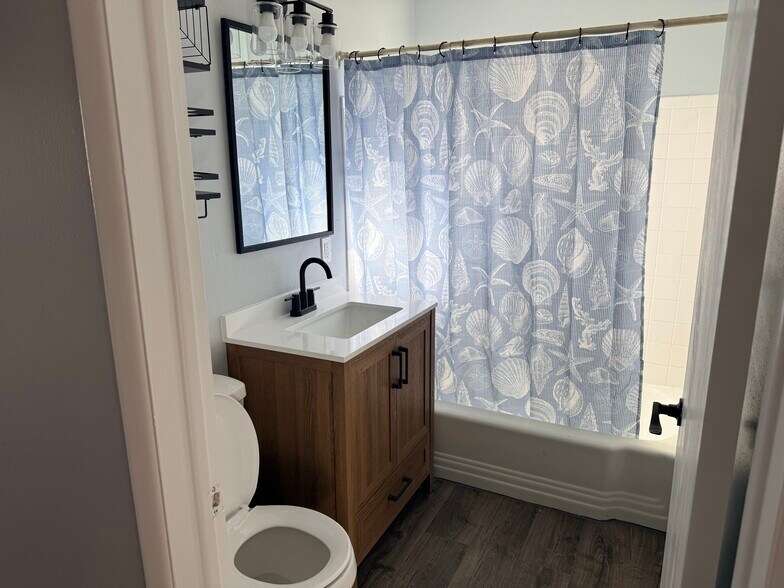 Main floor - 6898 Newman Street