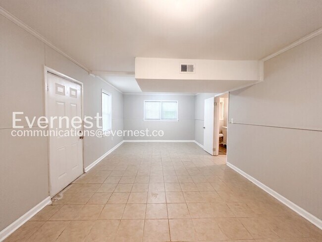 Building Photo - Limited Time Special Offer / 3 beds 2 baths Spacious Single Family Home with Carport and Deck /  ...