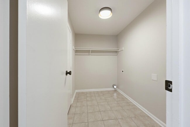 Building Photo - 1331 Cedar St