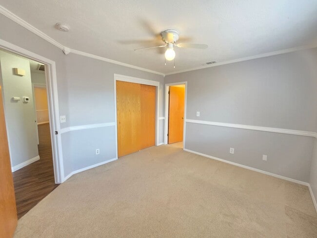 Building Photo - Spacious 4 Bedrooms & 3 Full bathroom Home with Over 2,200 Sq Ft on a Corner Lot!