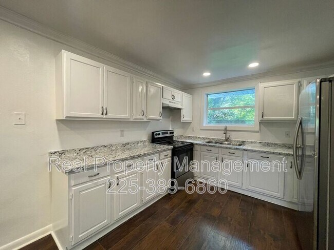 Building Photo - 9642 Lewis St