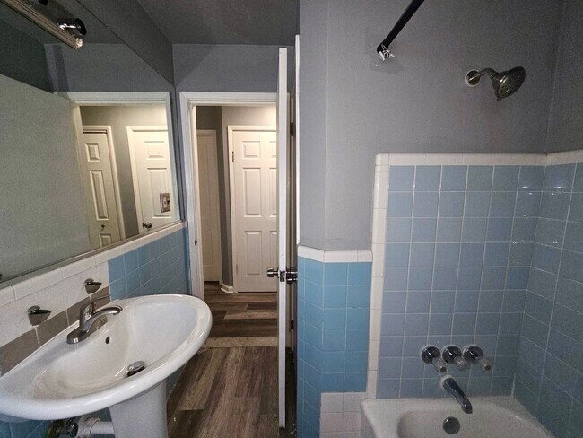 Building Photo - 20282 Westphalia St