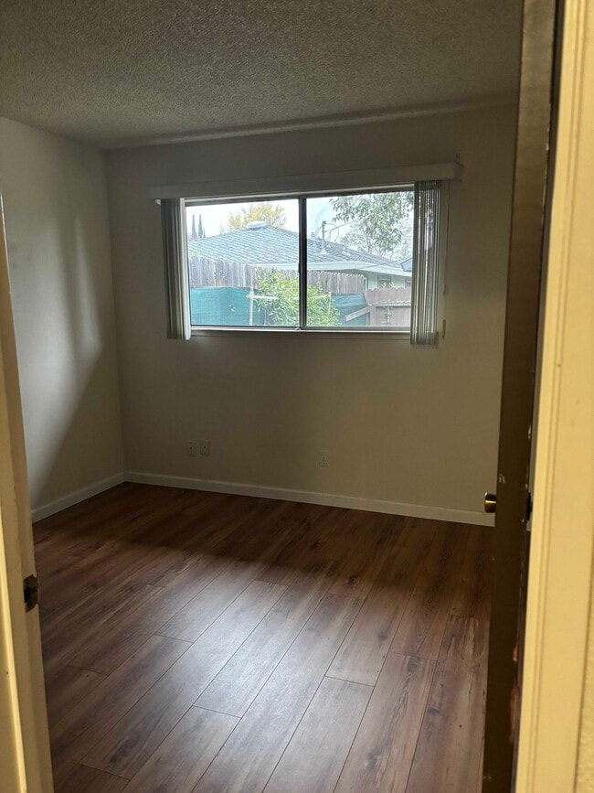 Building Photo - 1714 Kent St