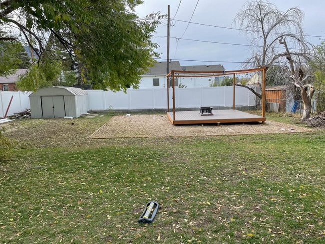 Building Photo - 1368 Davis Ave