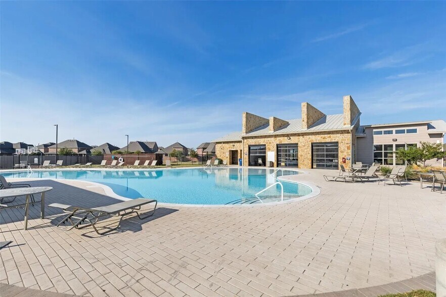 Swimming pool 2 - 3600 Highland Bayou Dr