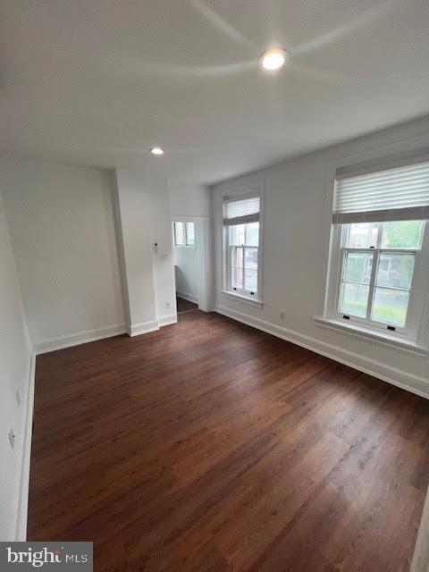 Building Photo - 537 S Walnut St