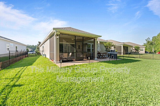 Building Photo - 383 St Vincent Dr