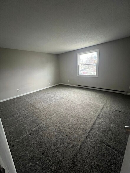 Building Photo - 56 Hall St