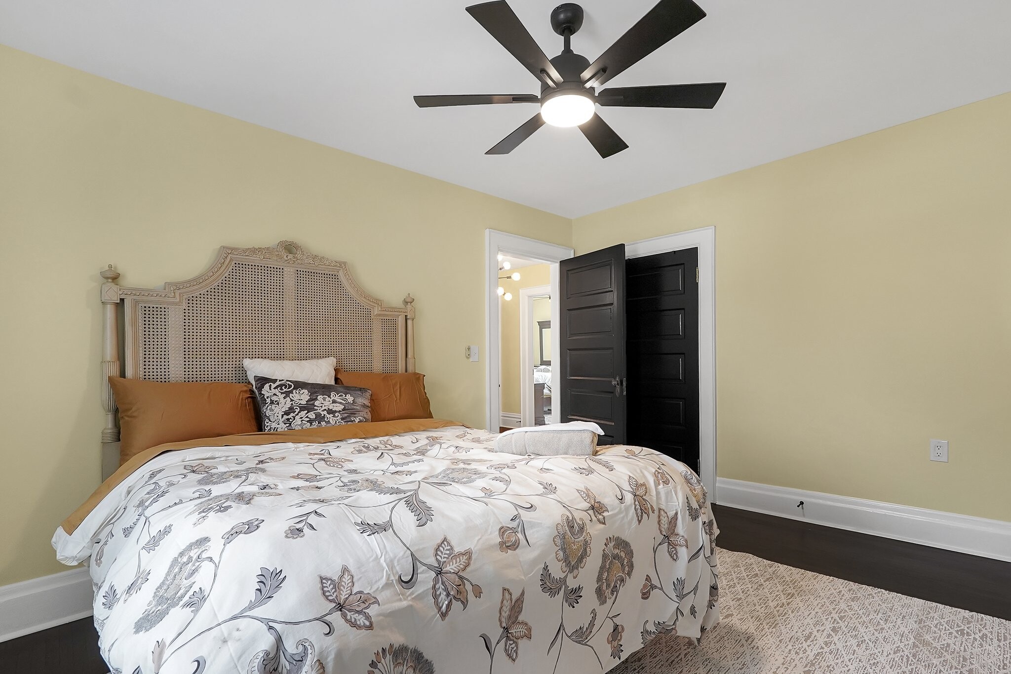 Queen bed dresser included - 1756 Oak St