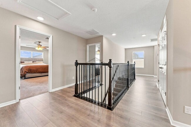 Building Photo - 9464 Crescent Ray Dr