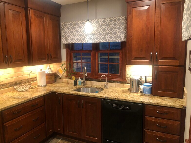 Kitchen with dishwasher and in sink water filter - 4119 N Newhall St