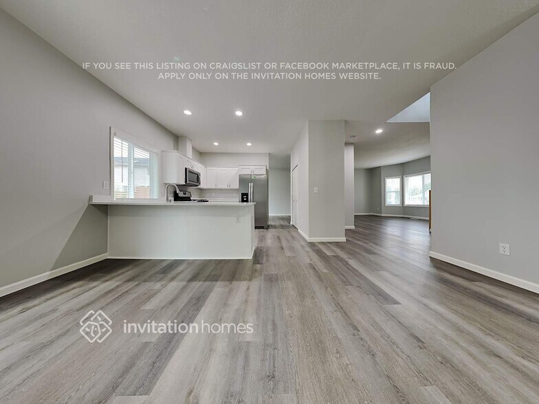 Building Photo - 3328 Kona St NE