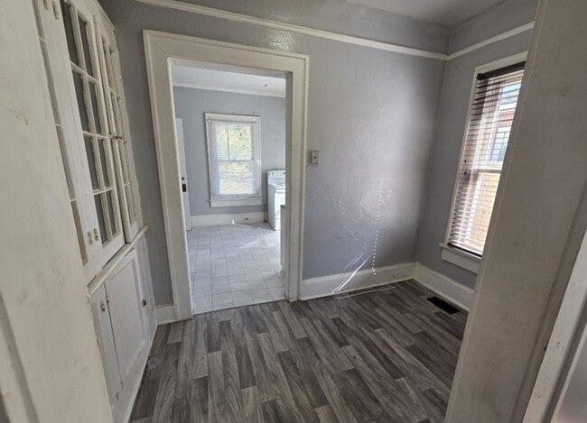 Building Photo - 1182 Brentwood Ave