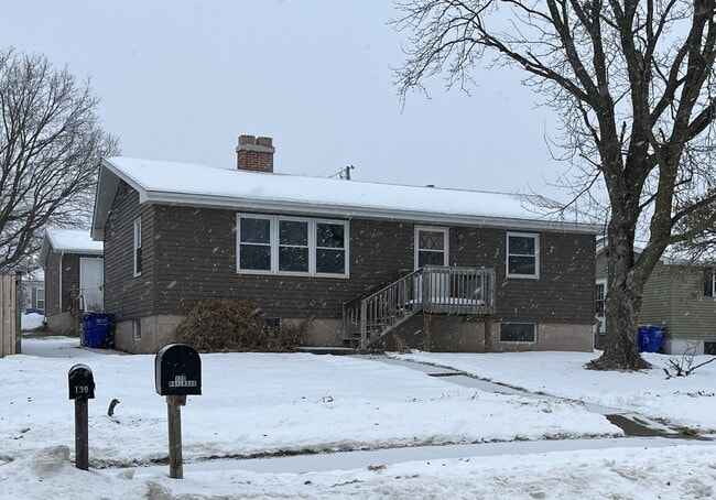 Building Photo - 120 Railroad St