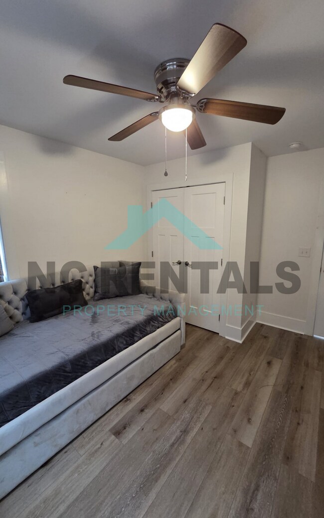 Building Photo - 1501 E Jones St